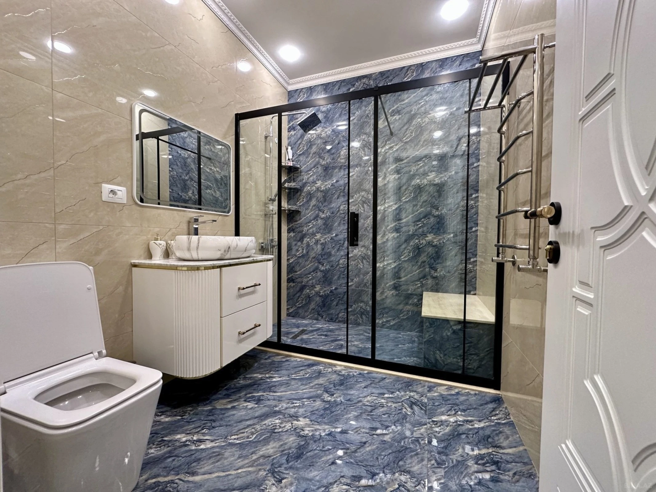 Satılır 3 otaqlı mənzil 120 m²