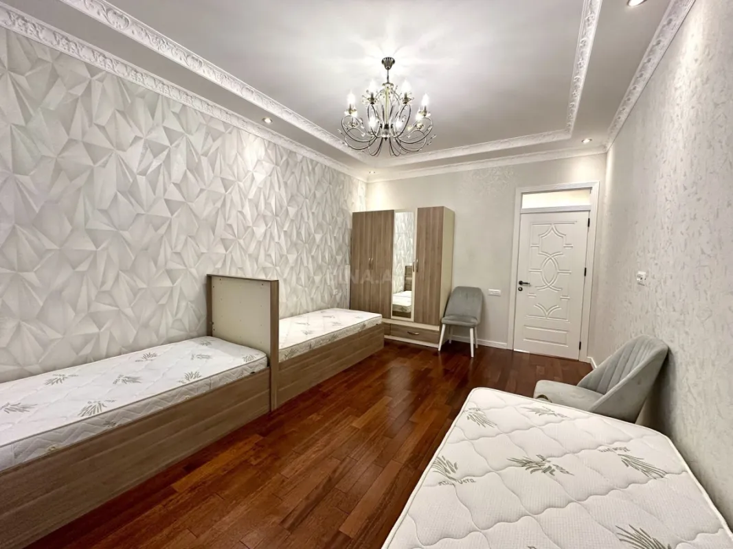 Satılır 3 otaqlı mənzil 120 m²