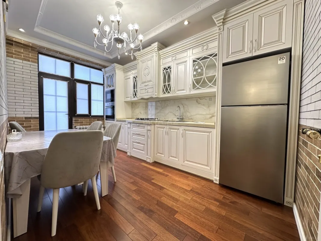 Satılır 3 otaqlı mənzil 120 m²