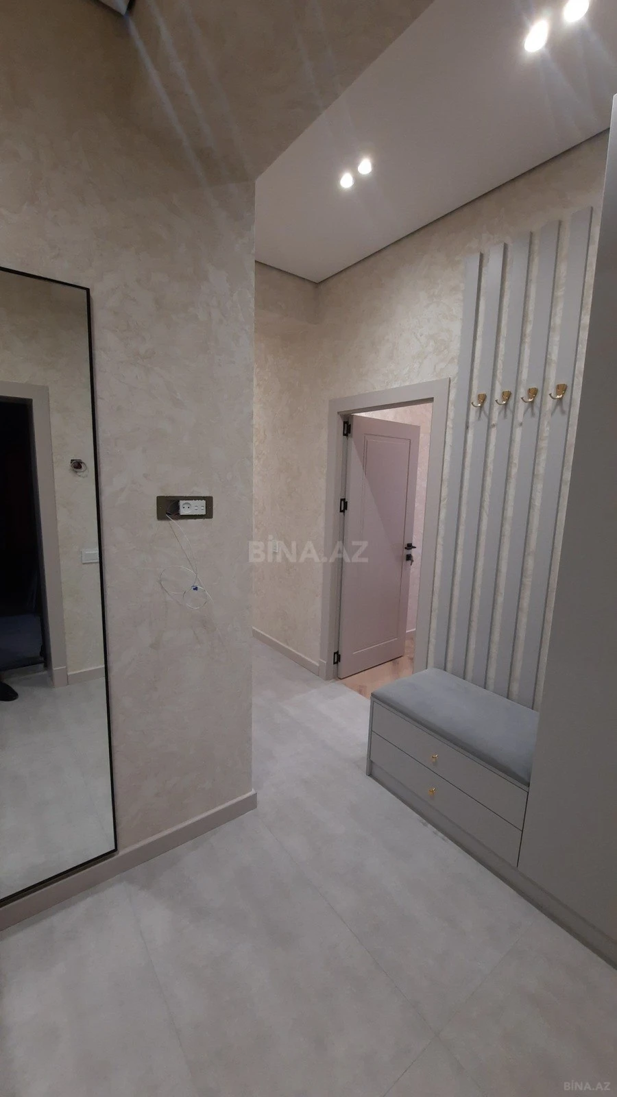 Satılır 2 otaqlı mənzil 65 m²