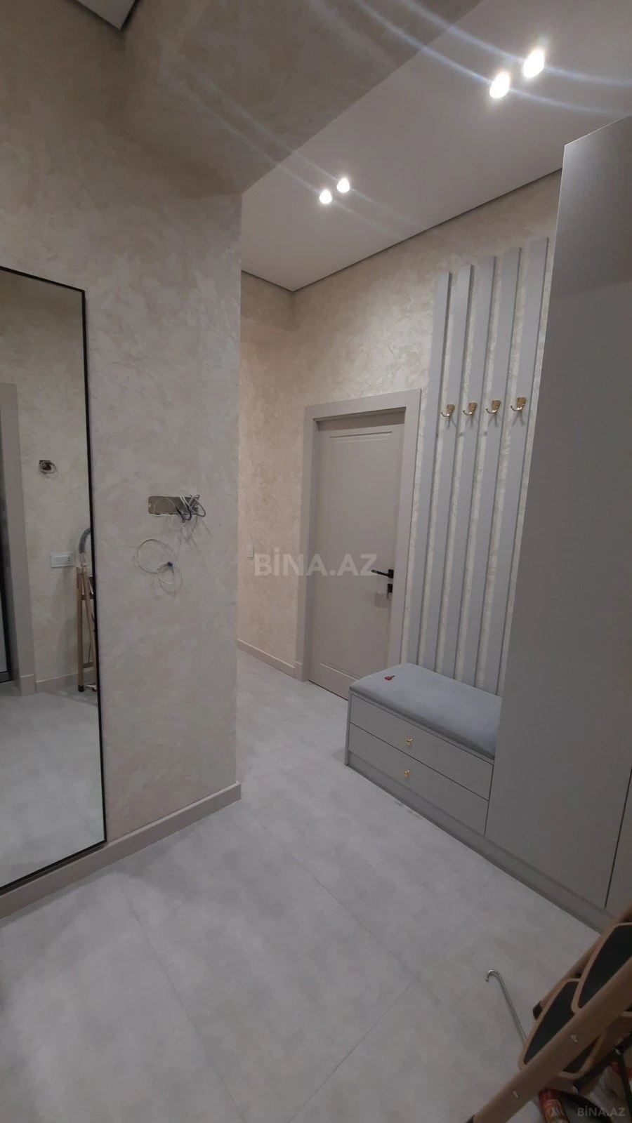 Satılır 2 otaqlı mənzil 65 m²