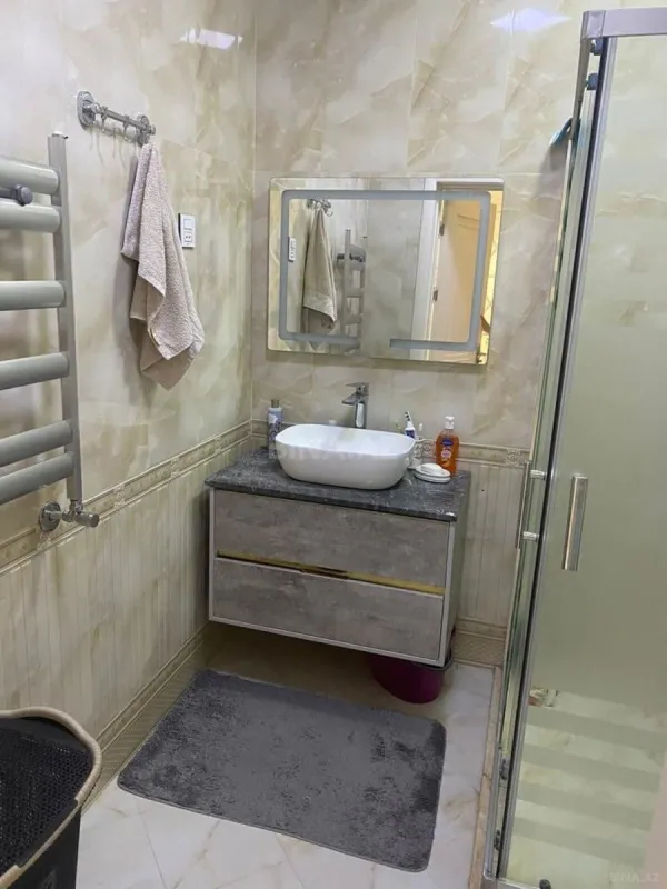 Kirayə verilir 6 otaqlı həyət evi 500 m²