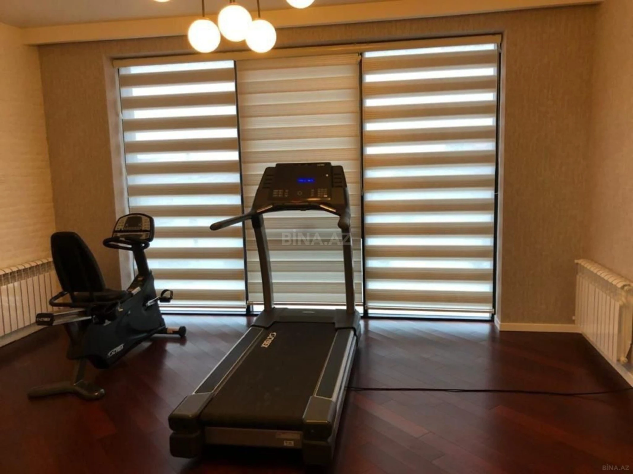 Kirayə verilir 6 otaqlı həyət evi 500 m²