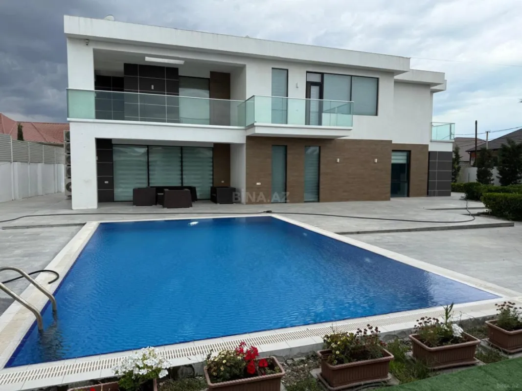 Kirayə verilir 6 otaqlı həyət evi 500 m²