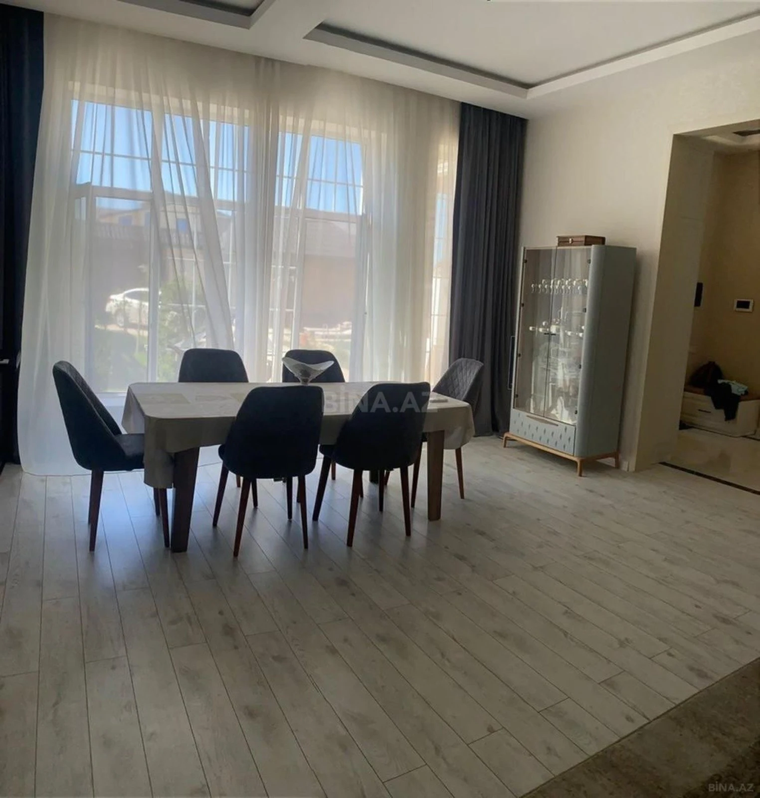 Kirayə verilir 6 otaqlı həyət evi 500 m²