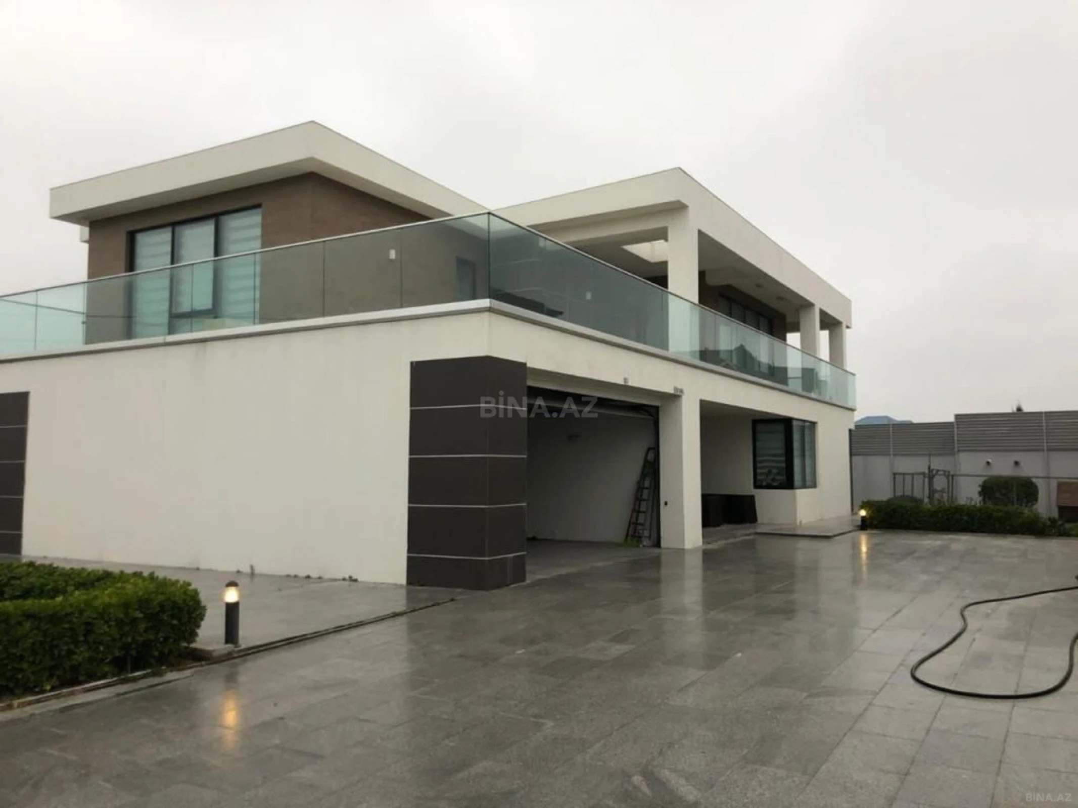 Kirayə verilir 6 otaqlı həyət evi 500 m²