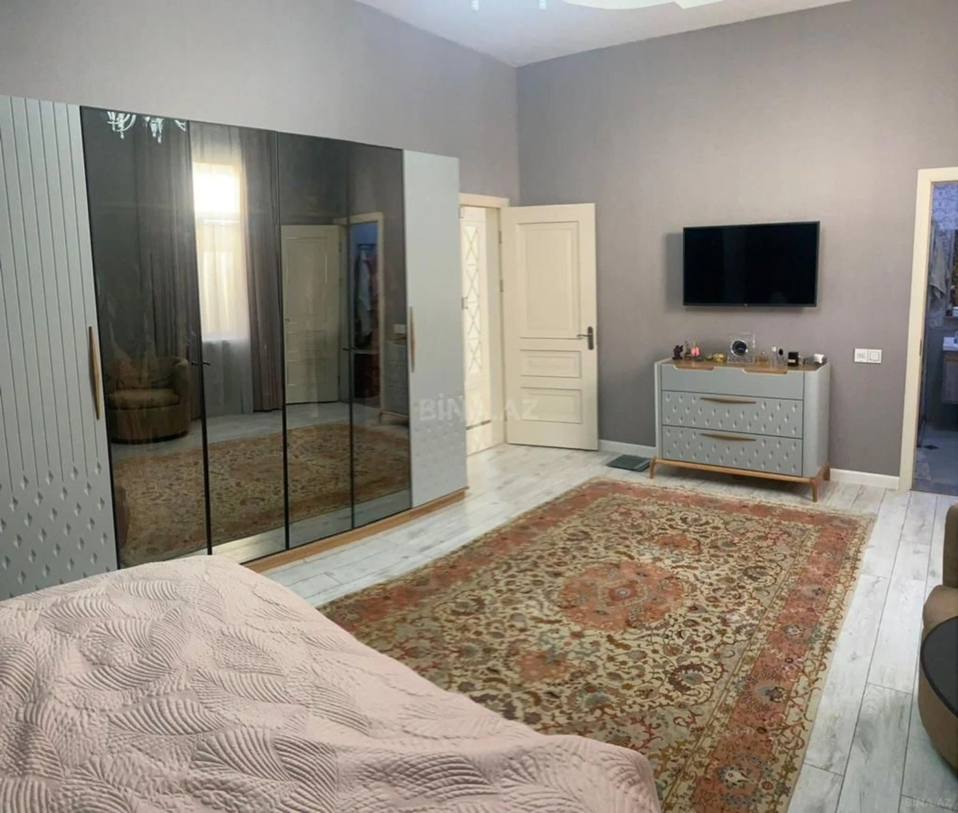 Kirayə verilir 6 otaqlı həyət evi 500 m²