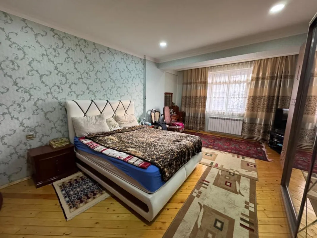 Satılır 3 otaqlı mənzil 144 m²