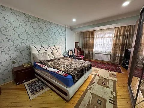Satılır 3 otaqlı mənzil 144 m²