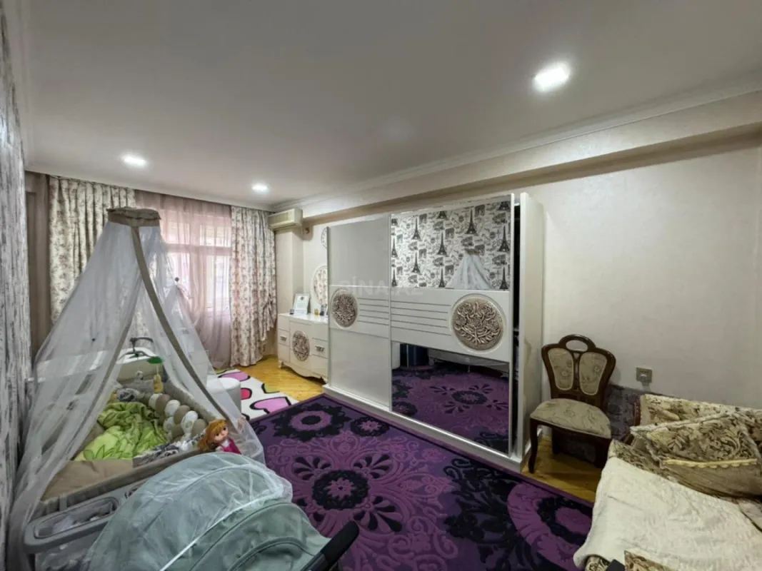 Satılır 3 otaqlı mənzil 144 m²