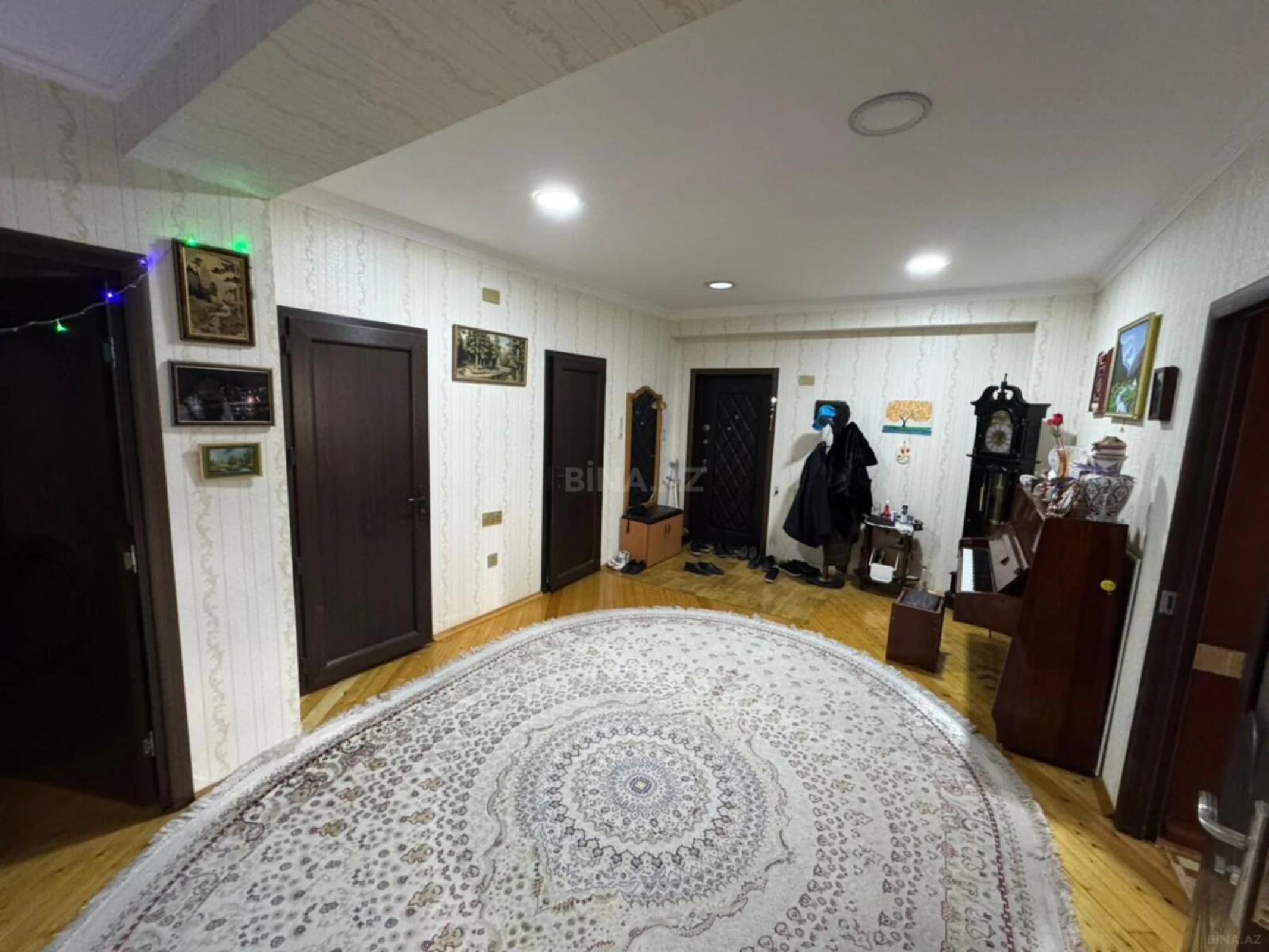 Satılır 3 otaqlı mənzil 144 m²