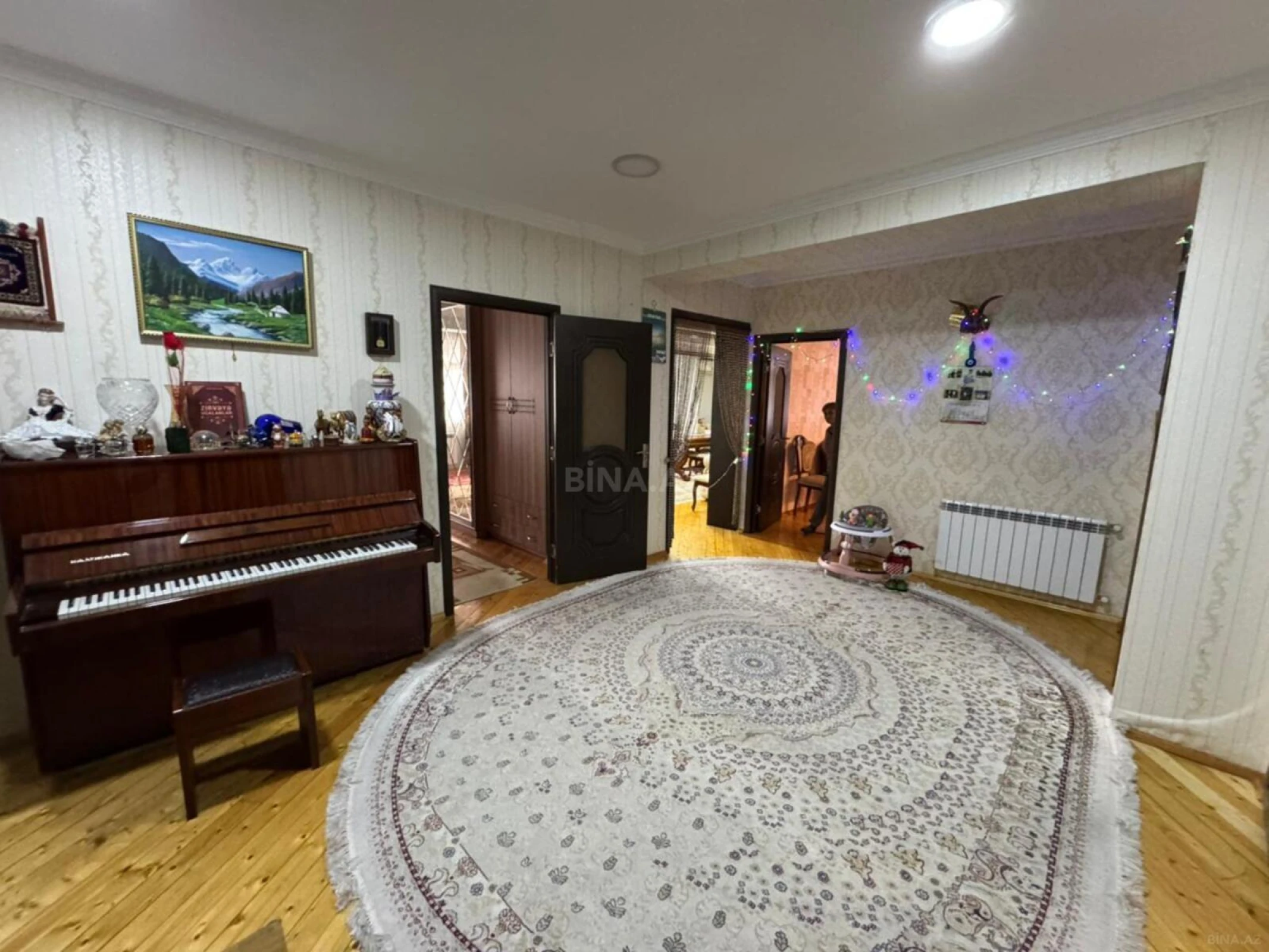 Satılır 3 otaqlı mənzil 144 m²