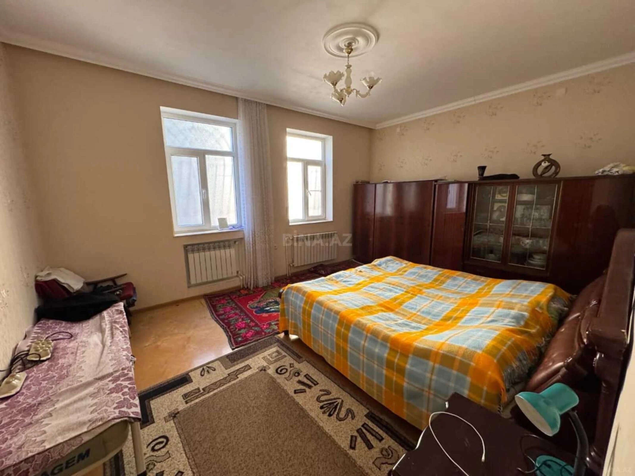 Satılır 9 otaqlı həyət evi 470 m²