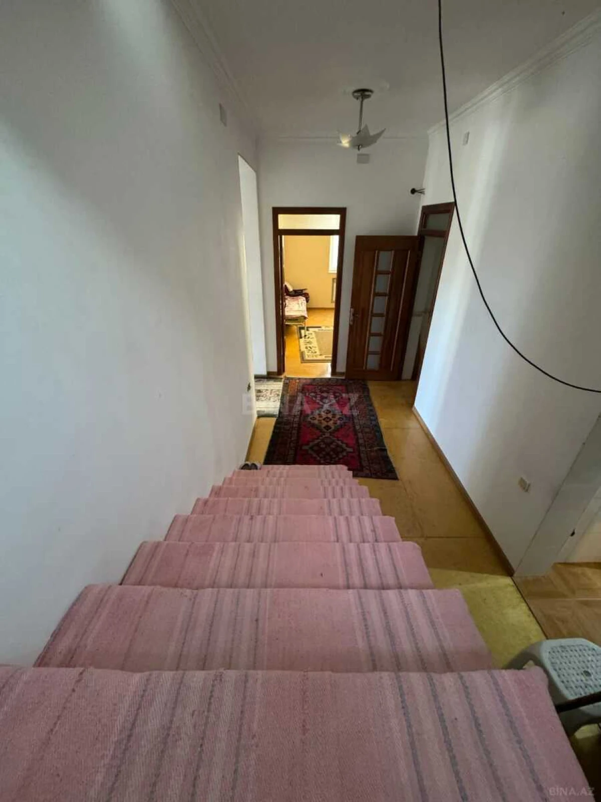 Satılır 9 otaqlı həyət evi 470 m²