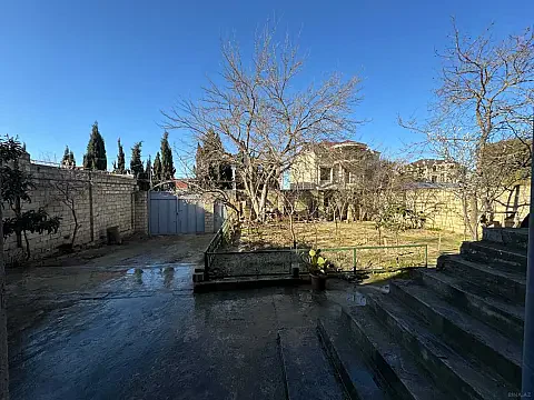 Satılır 9 otaqlı həyət evi 470 m²