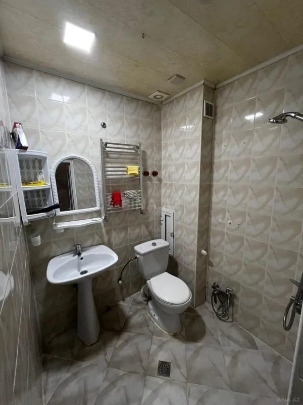 Kirayə verilir 2 otaqlı mənzil 65 m²