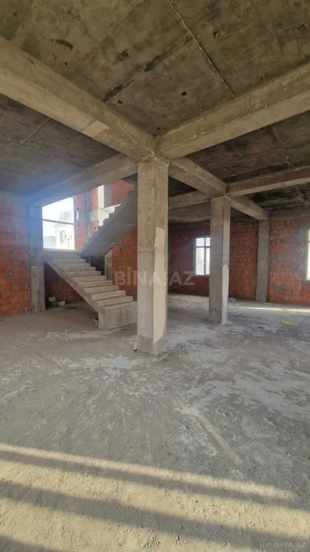 Satılır 7 otaqlı həyət evi 360 m²