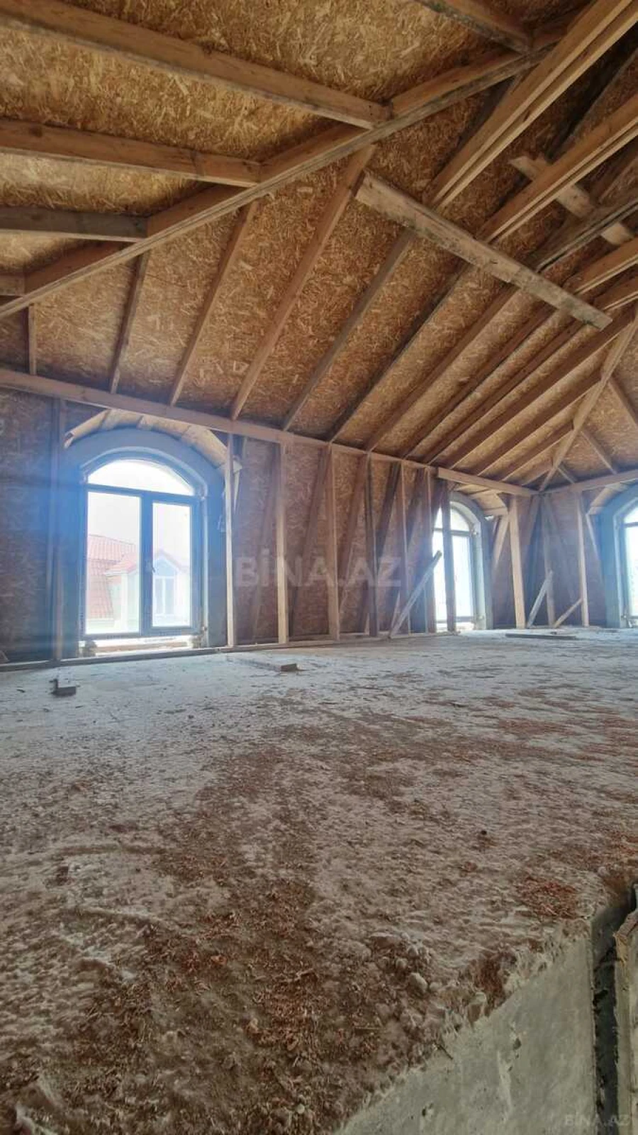 Satılır 7 otaqlı həyət evi 360 m²