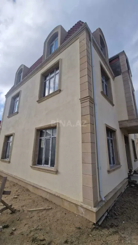 Satılır 7 otaqlı həyət evi 360 m²