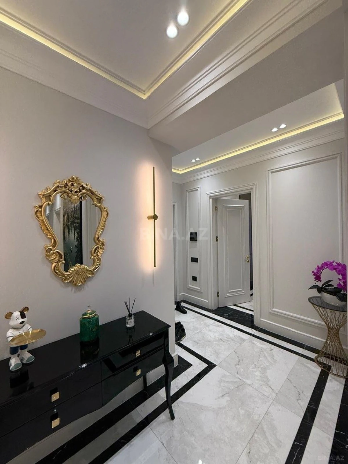 Satılır 4 otaqlı mənzil 140 m²
