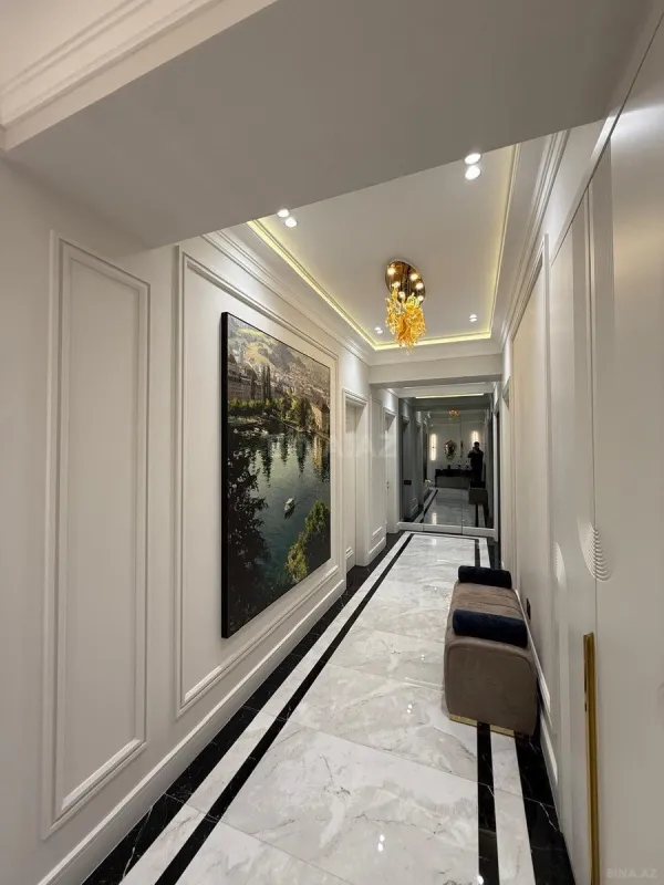 Satılır 4 otaqlı mənzil 140 m²