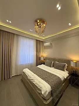 Satılır 4 otaqlı mənzil 140 m²