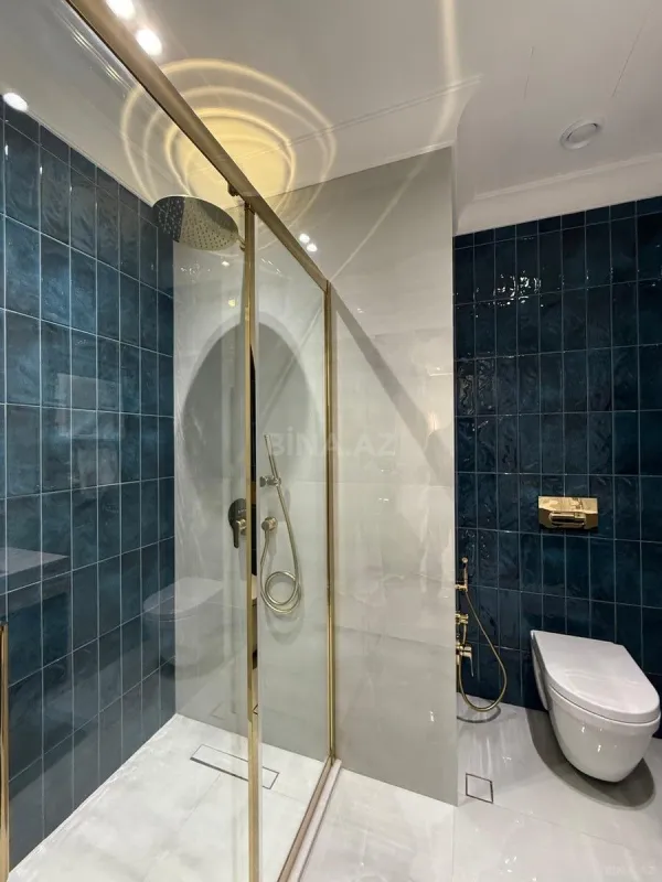 Satılır 4 otaqlı mənzil 140 m²