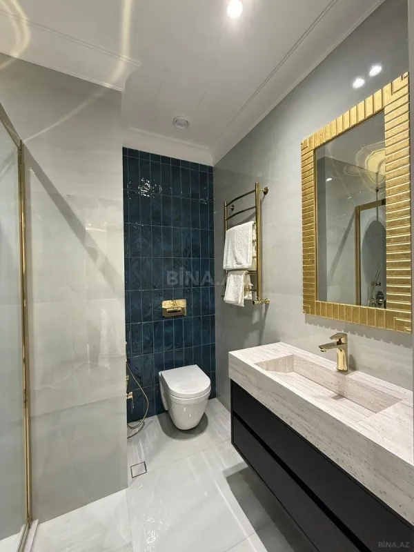 Satılır 4 otaqlı mənzil 140 m²