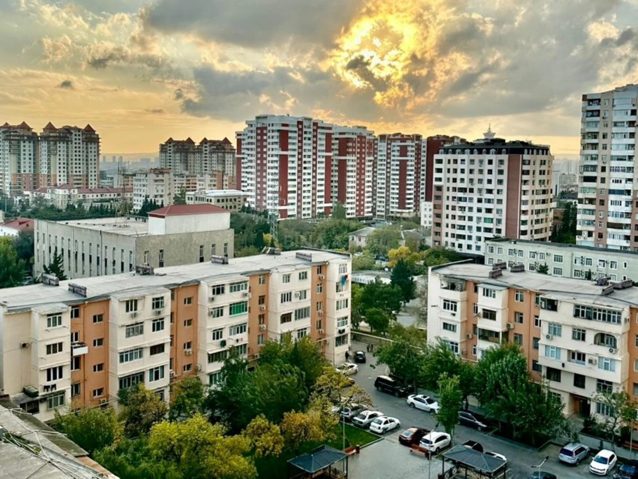 Satılır 2 otaqlı mənzil 56 m²