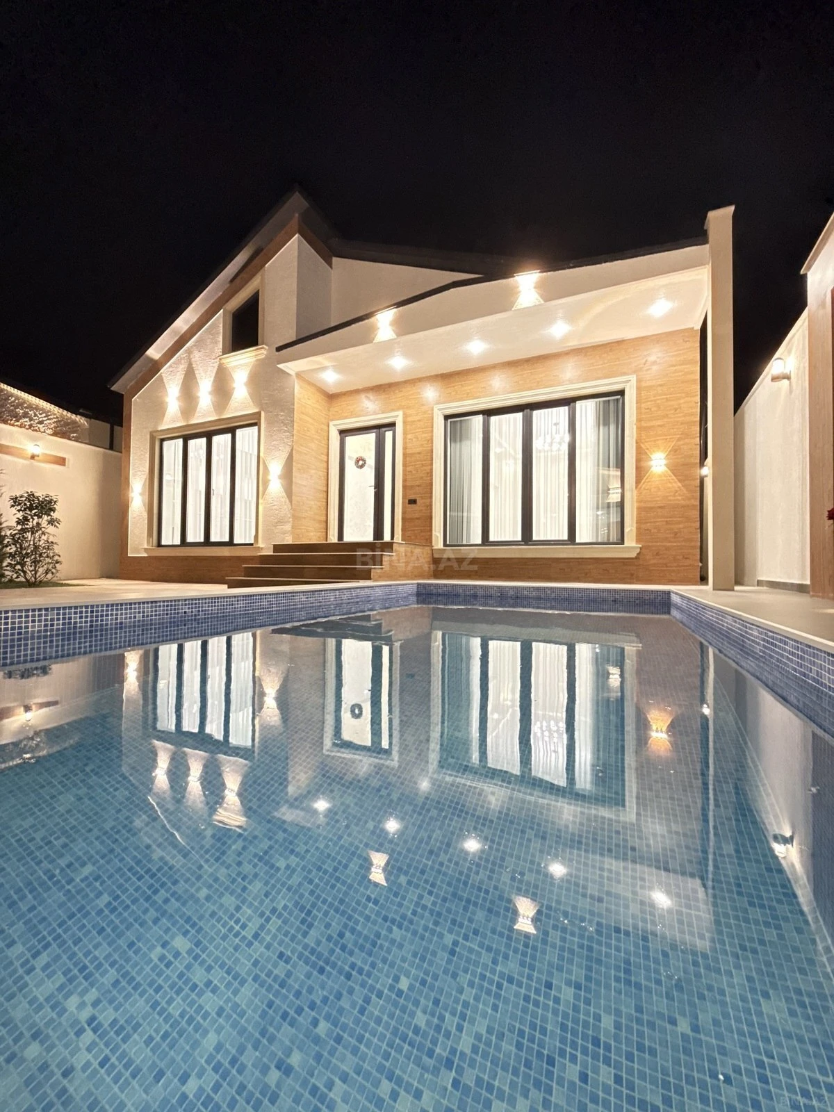 Satılır 4 otaqlı həyət evi 160 m²