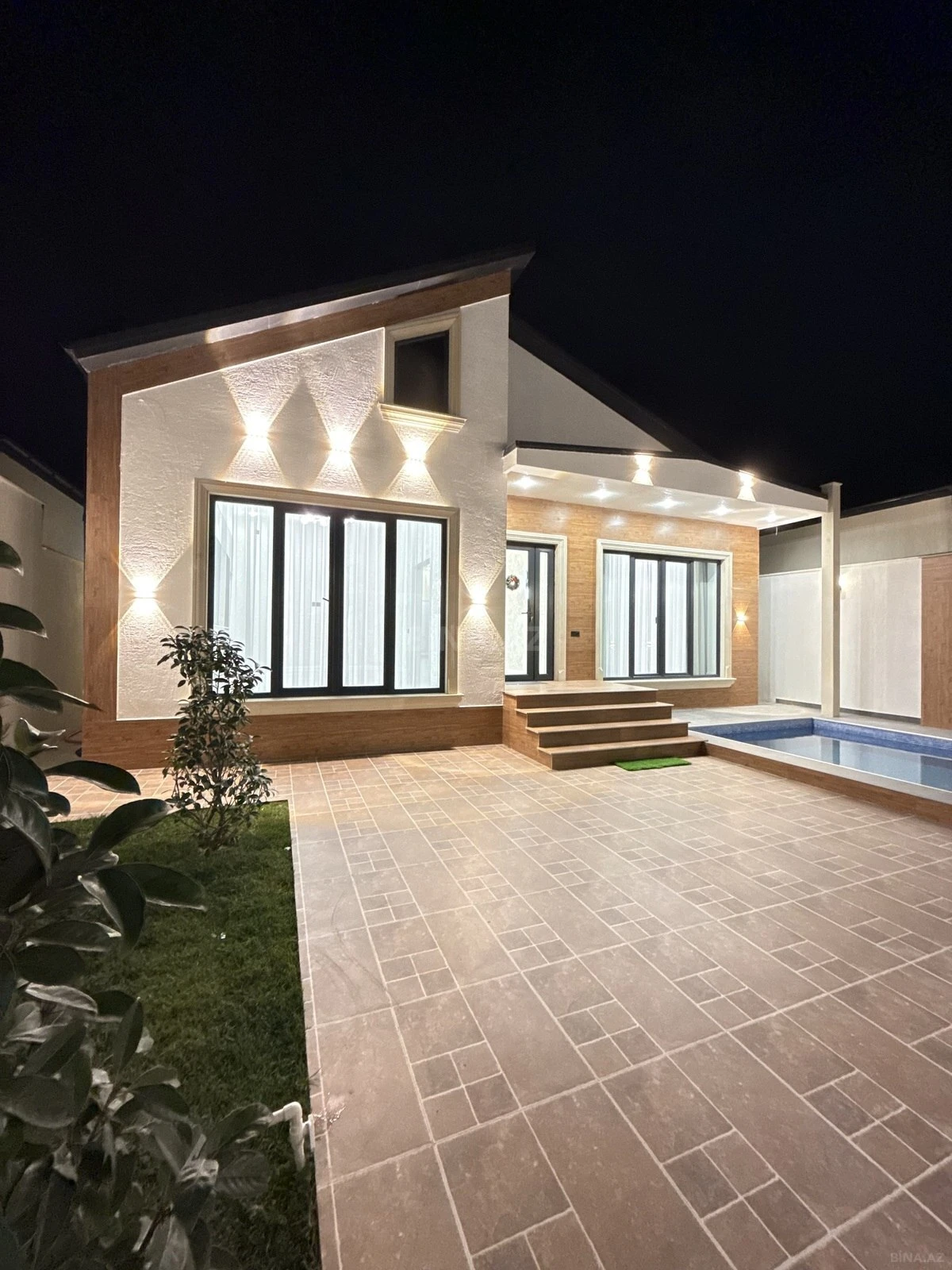 Satılır 4 otaqlı həyət evi 160 m²