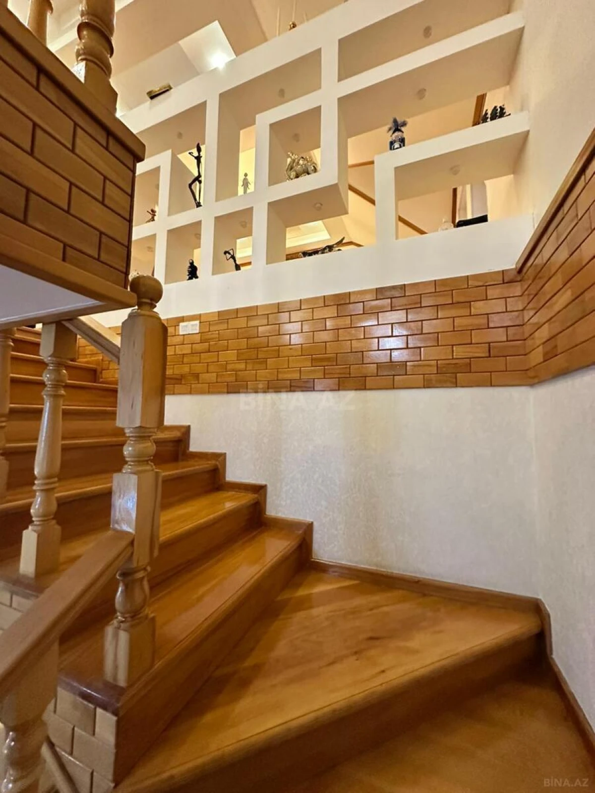 Satılır 4 otaqlı həyət evi 360 m²