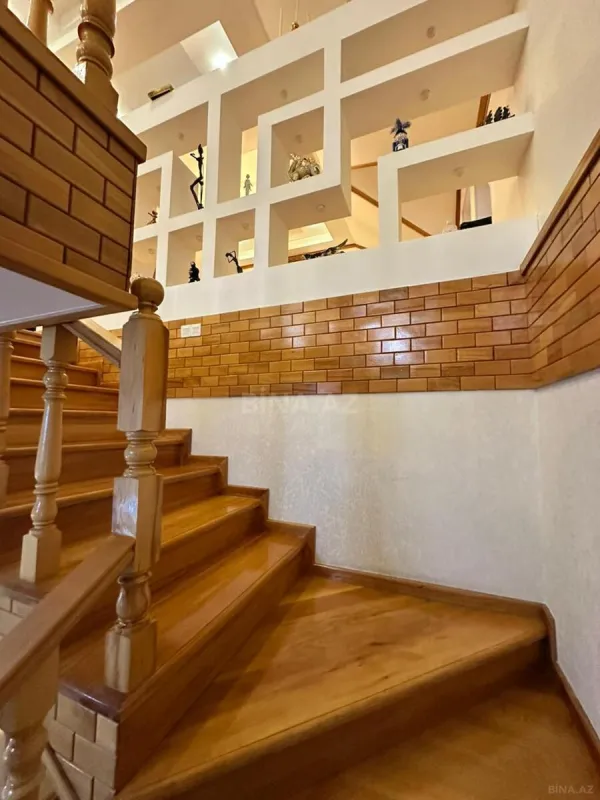 Satılır 4 otaqlı həyət evi 360 m²