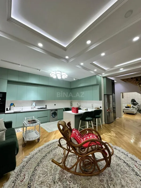 Satılır 4 otaqlı həyət evi 360 m²