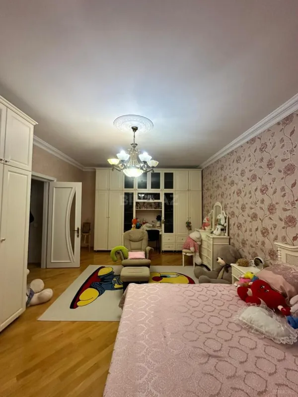 Satılır 4 otaqlı həyət evi 360 m²
