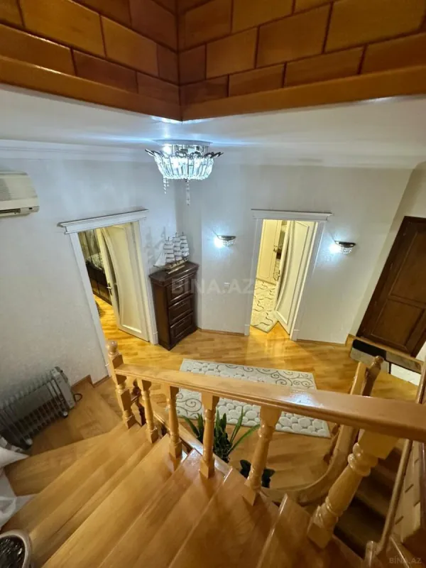 Satılır 4 otaqlı həyət evi 360 m²