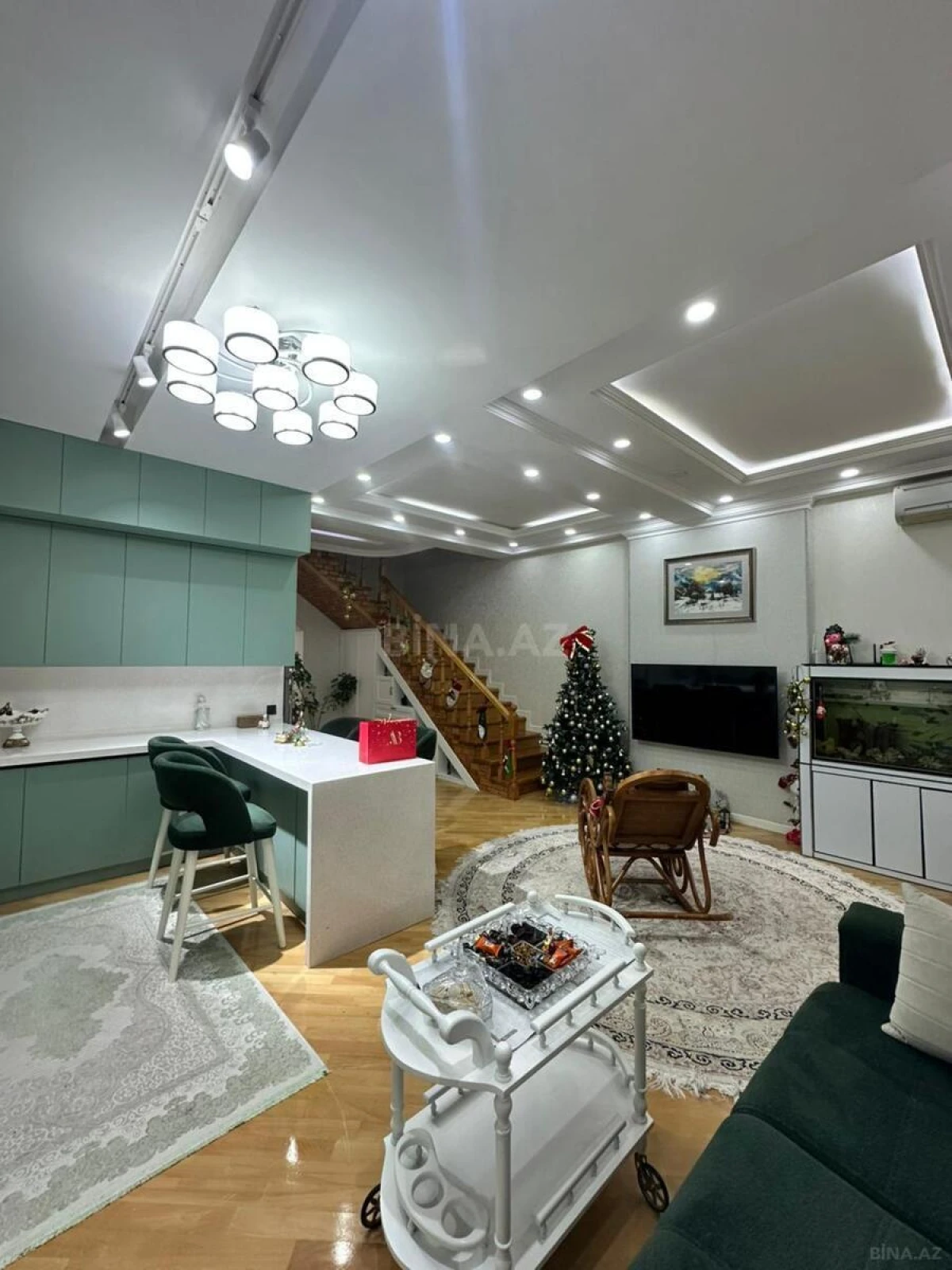 Satılır 4 otaqlı həyət evi 360 m²