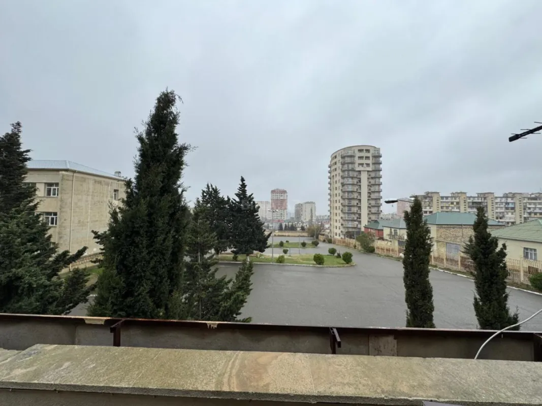 Satılır 4 otaqlı həyət evi 360 m²