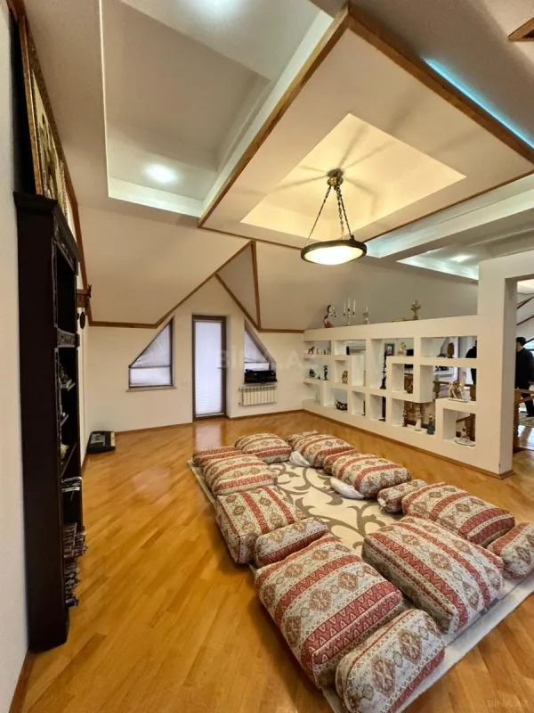 Satılır 4 otaqlı həyət evi 360 m²