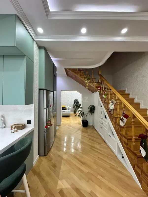 Satılır 4 otaqlı həyət evi 360 m²