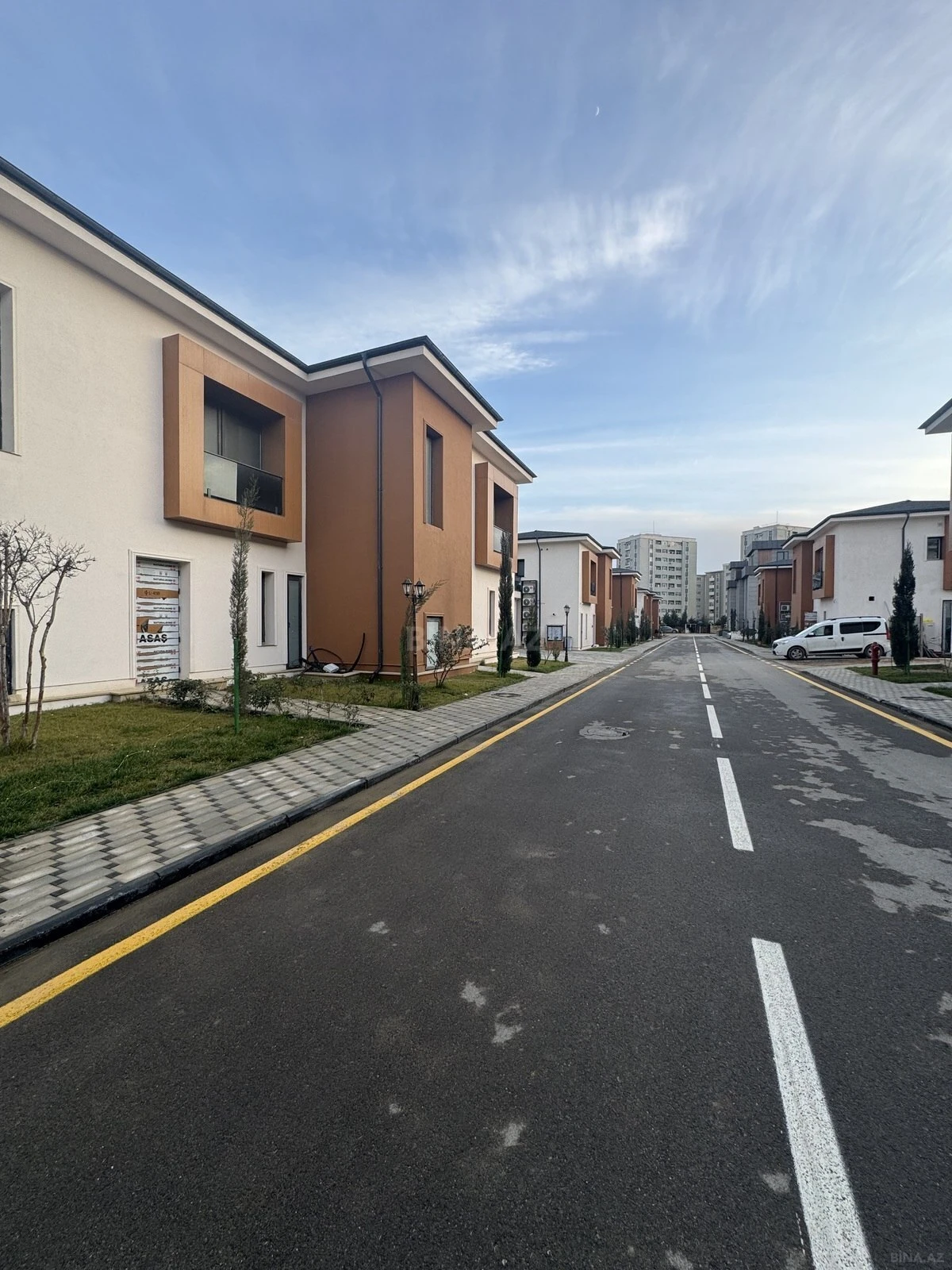 Satılır 3 otaqlı həyət evi 140 m²