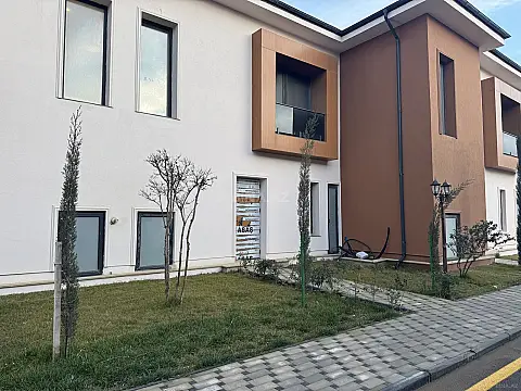 Satılır 3 otaqlı həyət evi 140 m²
