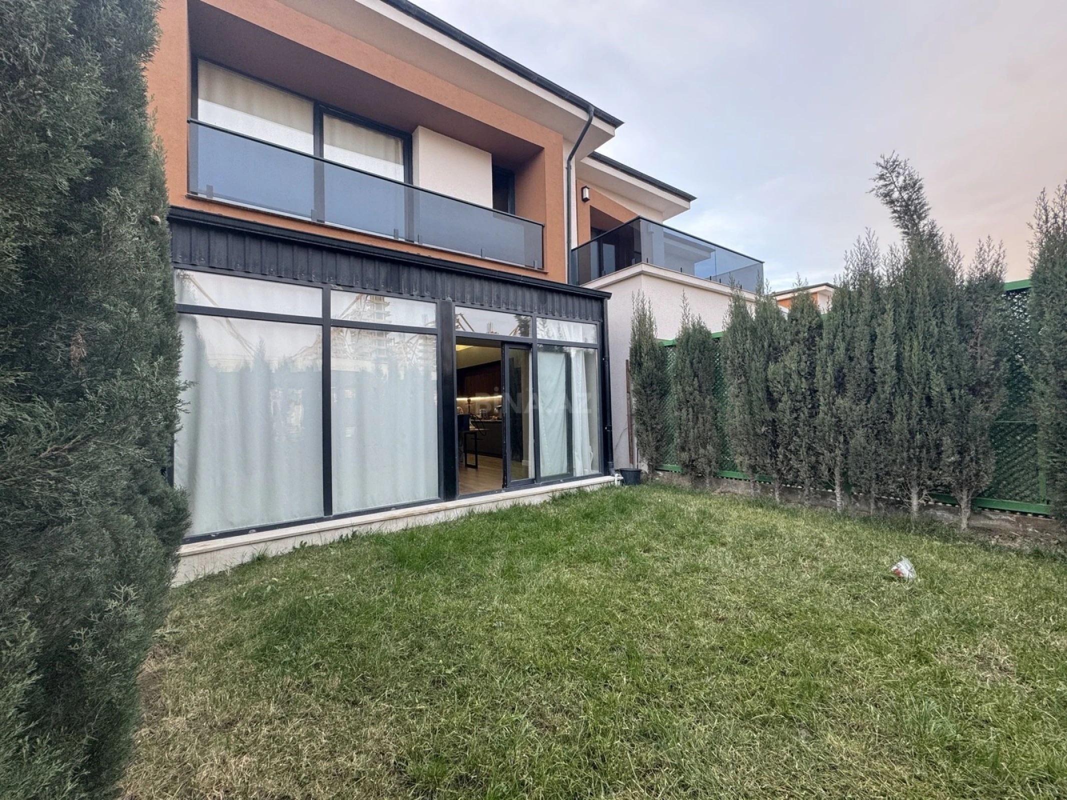 Satılır 3 otaqlı həyət evi 140 m²