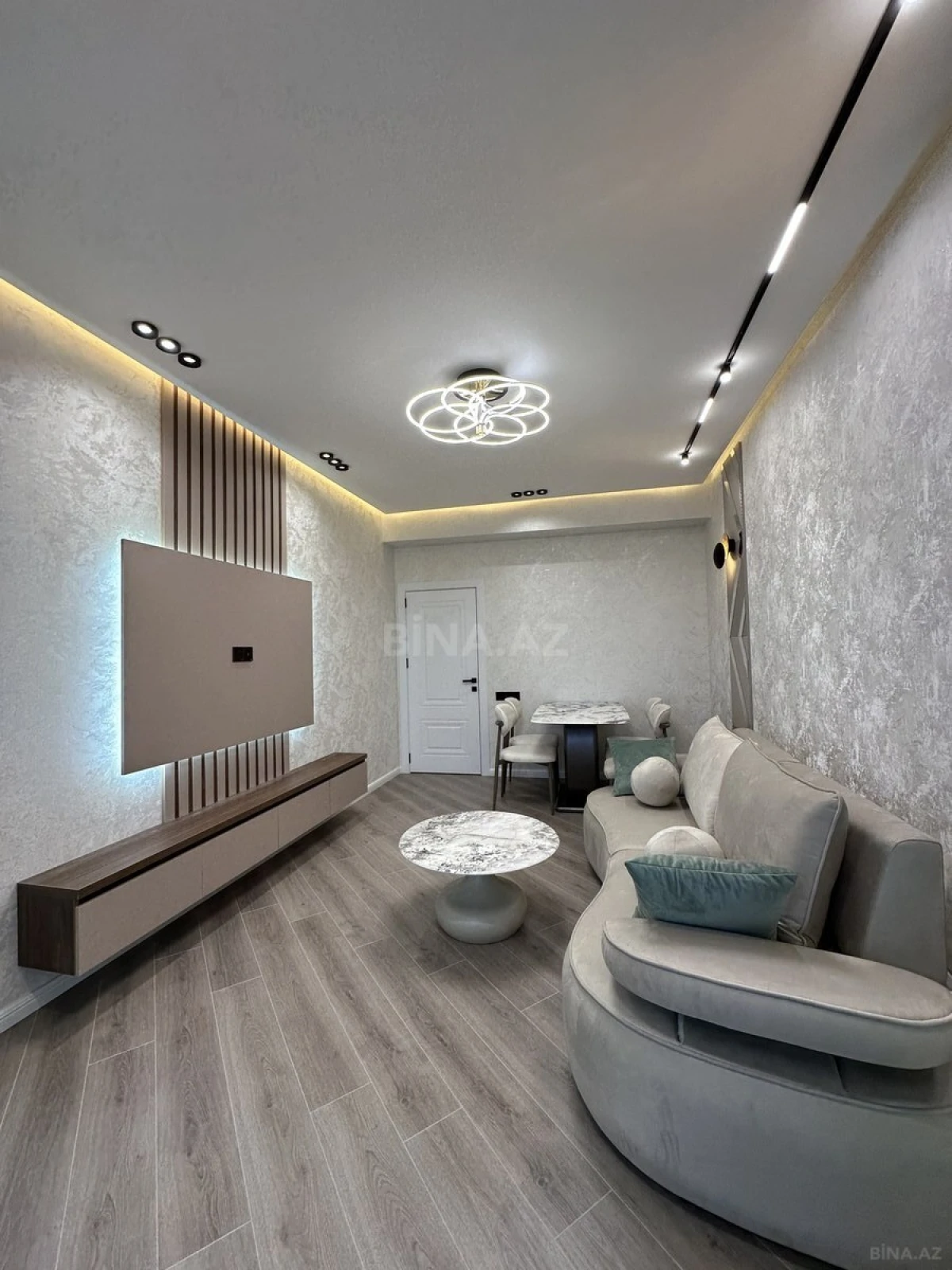 Satılır 2 otaqlı mənzil 66 m²