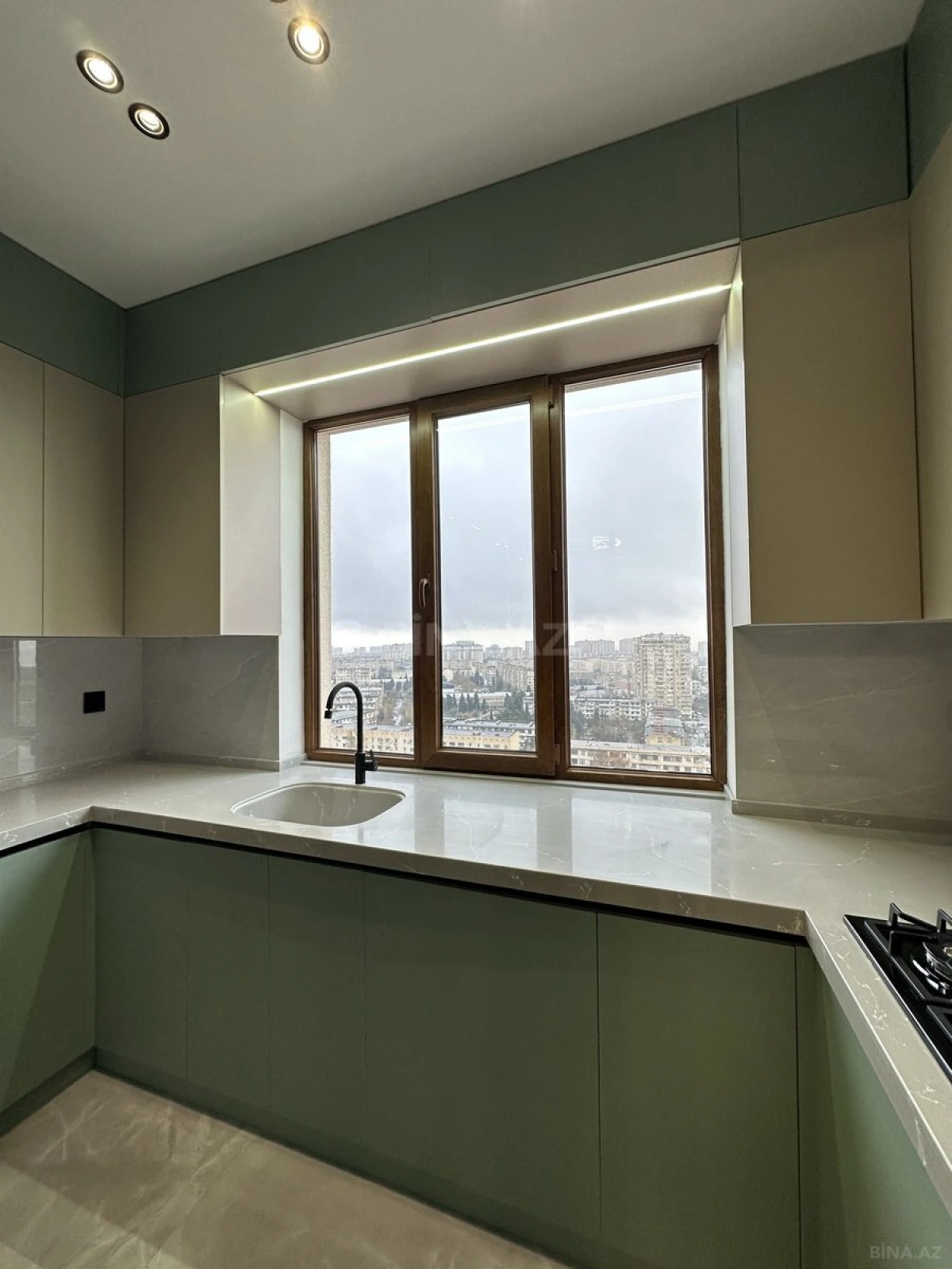Satılır 2 otaqlı mənzil 66 m²
