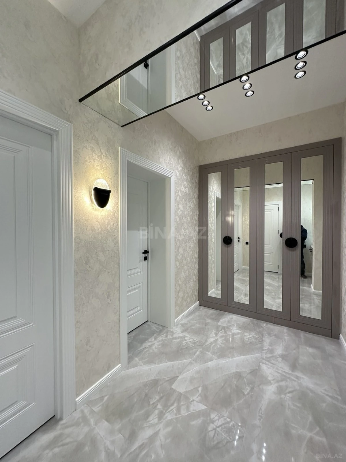 Satılır 2 otaqlı mənzil 66 m²