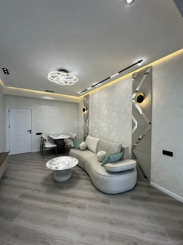 Satılır 2 otaqlı mənzil 66 m²