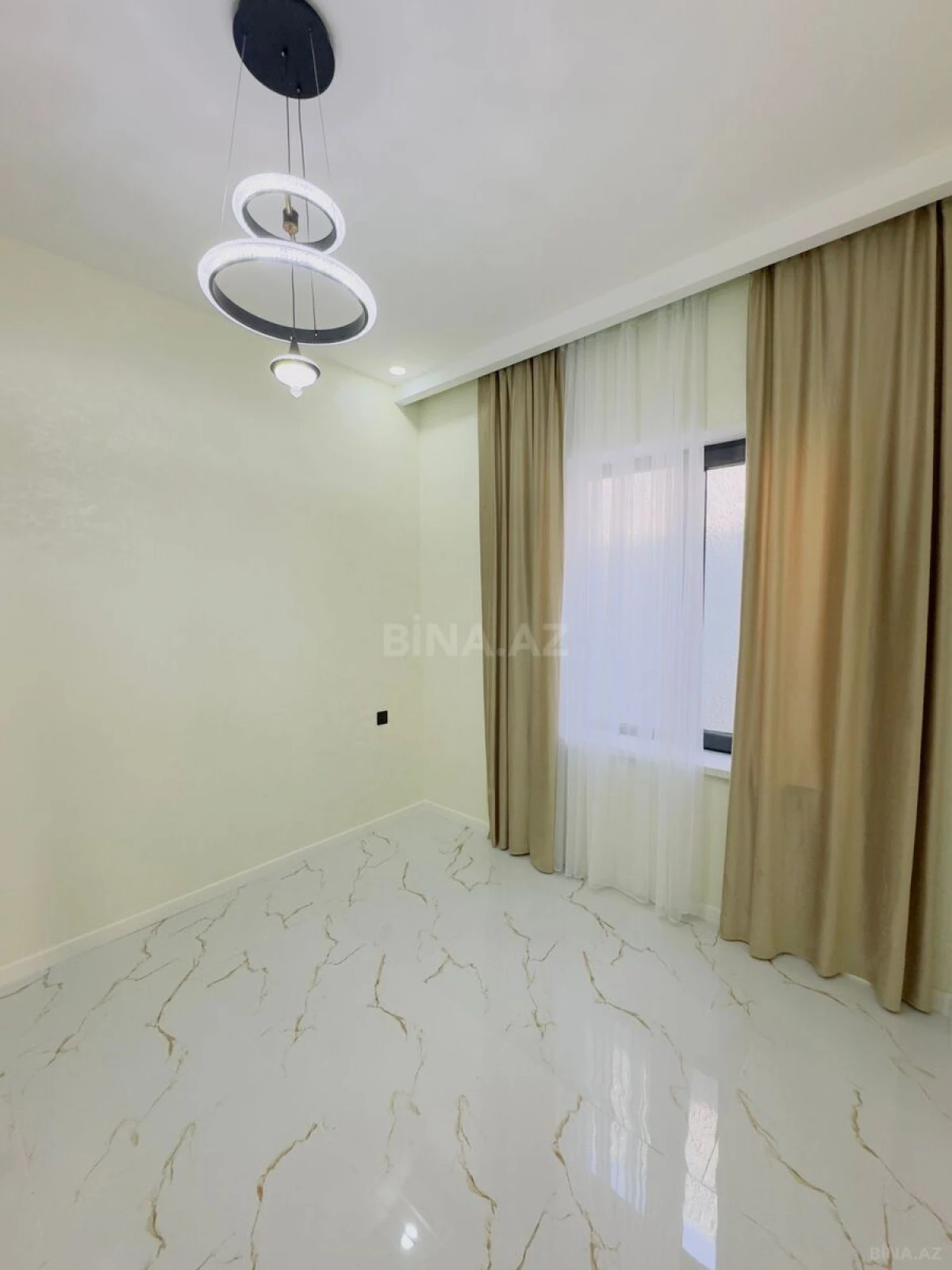 Satılır 4 otaqlı həyət evi 130 m²