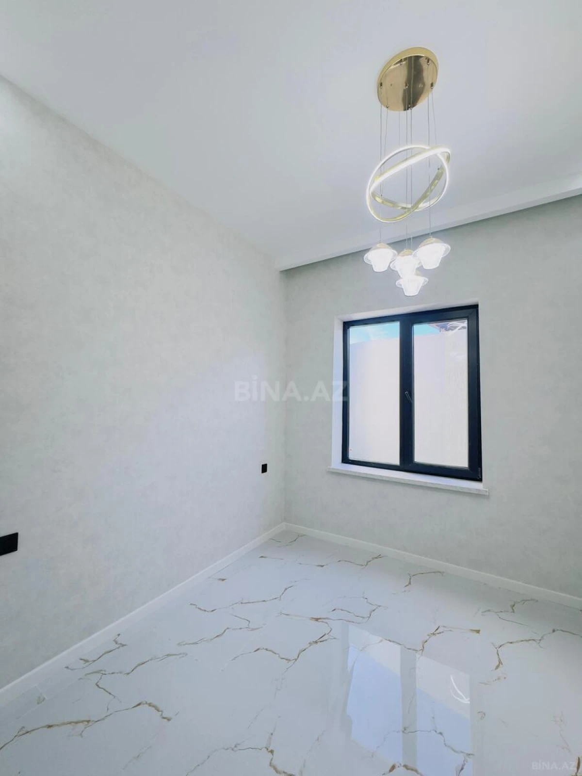 Satılır 4 otaqlı həyət evi 130 m²
