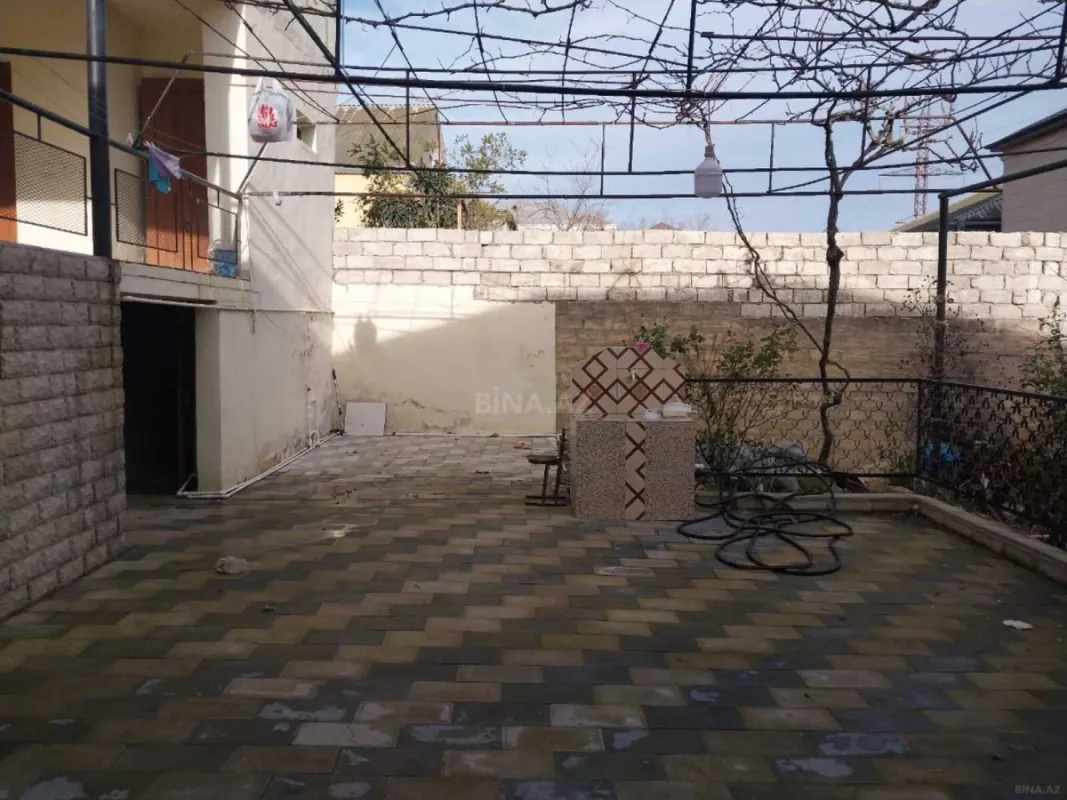 Satılır 6 otaqlı həyət evi 250 m²